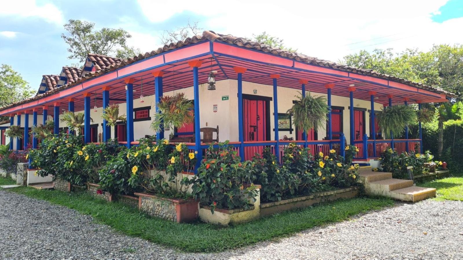 El Percal Hacienda Hotel Montenegro Exterior photo